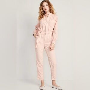 Old navy women’s utility jumpsuit. Size medium